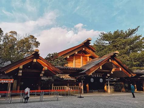 名古屋駅 熱田神宮 - 都市の喧騒と神聖な静寂の交差点