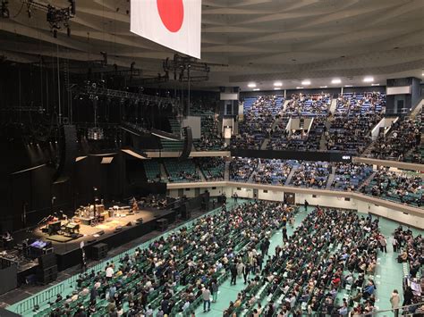 東京駅から日本武道館：都市の鼓動と伝統の融合